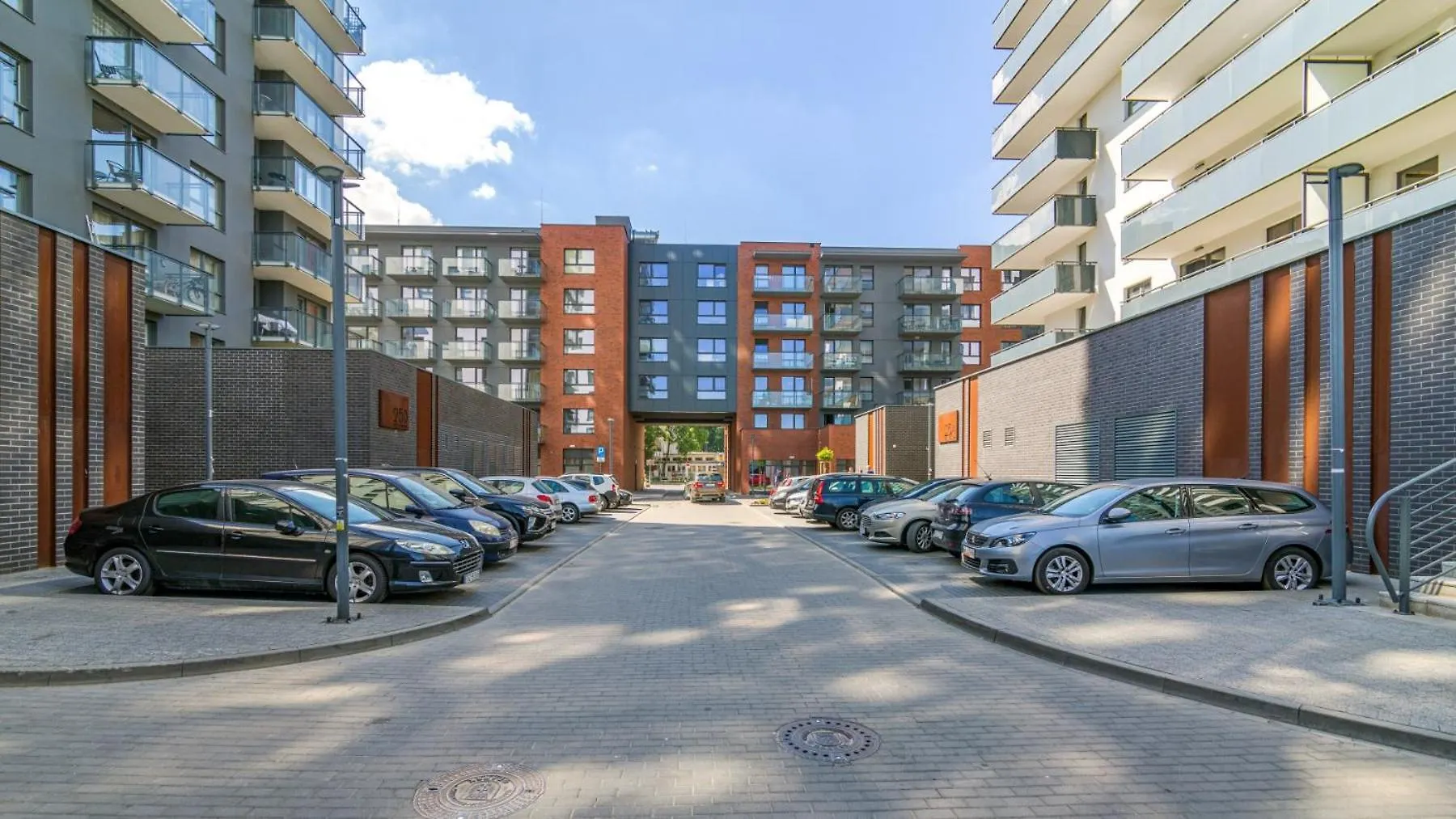 Relax Apartments - Gdansk Central & Parking 0*,